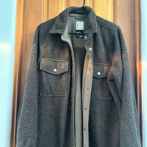 Vuori women’s Dark Brown/green Sherpa Jacket